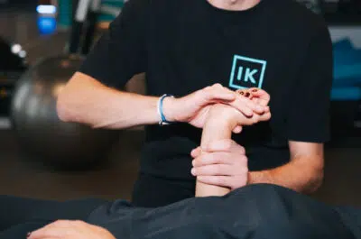 Guide d’un kiné spécialiste du main à Paris | Institut de Kinésithérapie | Paris et Ile-de-France